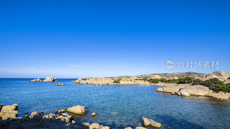 Testa di Polpo -章鱼头，一个不寻常的名字，一个美丽的海岸延伸在拉马达莱纳岛-撒丁岛